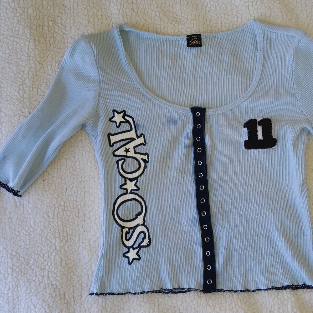 Y2K No Fear So Cal Baby Blue Scoop Neck 3/4 Sleeve Top